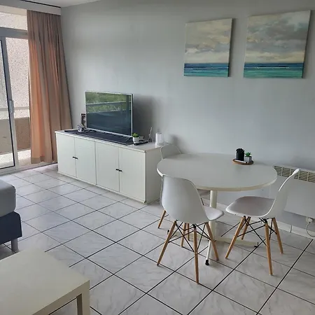 Residentie Astrid アパート *